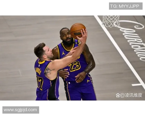 火箭与湖人G5激战正酣谁能在关键时刻逆转局势争夺胜利