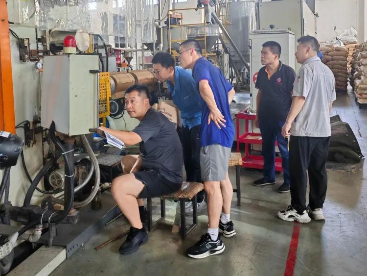今年会APP华通团体再添“青岛工匠”“青岛市立异型班组”声誉(图4)